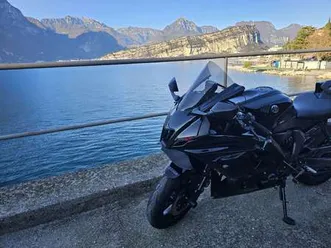 yamaha yzf-r7 nero