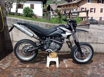 beta m4 supermotard nero