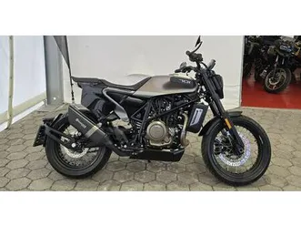 husqvarna svartpilen 701, 2020 god.