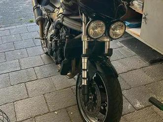 triumph speed triple - naked bike in schwarz