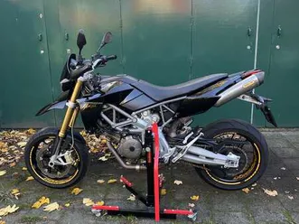 aprilia dorsoduro 750 zwart