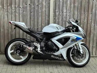 suzuki gsxr 600 k8 2008 (08) super sport + great color scheme + low miles