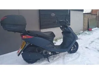 2015-yamaha-vity-125-cc-scooter-moped-full-mot