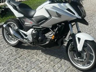 vendo mota honda nc750x dossãos