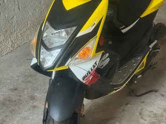 hallo, verkauft wird eine roller der marke tgb bullet