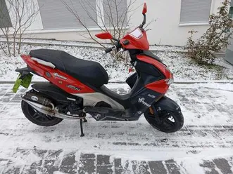 roller/moped 50 ccm beeline pista