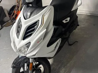 scooter yamaha 50 cm3 aerox