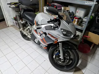 yamaha r6 1999/carbus