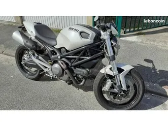 ducati monster 696