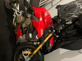 ducati streetfighter v4s