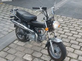 skyteam 125 dax,2300 km■date de première immatriculation : 2008■seconde main ( depuis 2010)■etat quasi neuf, entretenu et peu servi. ■125 cc■km d origine : 2300