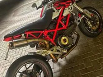 ducati hypermotard 1100
