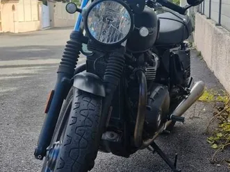 moto triumph street twin 900