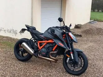 ktm 1290 superduke r