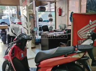 honda - scoopy sh125i sport topbox