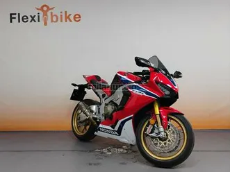 honda - cbr 1000 rr fireblade