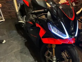 aprilia rsv4 factory