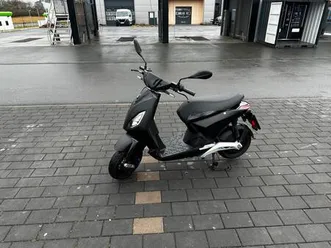 piaggio one active 60km/h e-roller