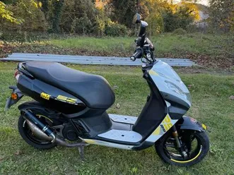 scooter 50 peugeot steetzone