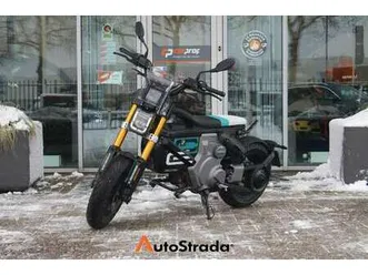 bmw ce 02 cosmic black 2 | handvatverwarming | led | keyless zwart