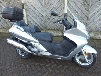 honda silverwing 600 53 reg just had full service and belts 1 years mot