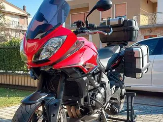 triumph tiger 1050 rosso