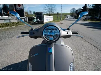 moto neuve: vespa gts 300 hpe super tech