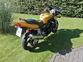 yamaha fzs 600