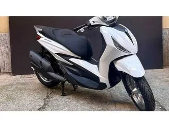 vendo piaggio beverly 400 (2025 - 26) nuova a milano (codice 8023168) - moto.it