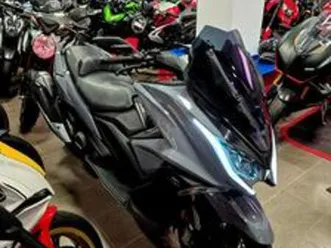 kymco ak 550 pari al nuovo