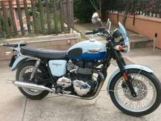 triumph bonneville - 2010
