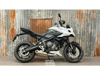 ② triumph tiger sport 660