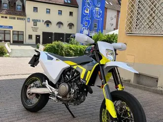 husqvarna 701 supermoto | 2021 | a2 | 6.109 km |