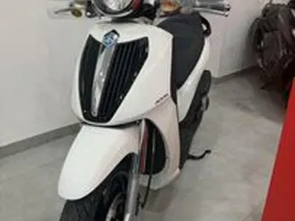 piaggio carnaby 300 - 2011