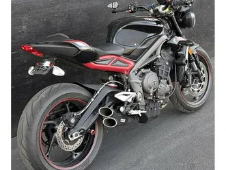 used 2021 triumph street triple r low