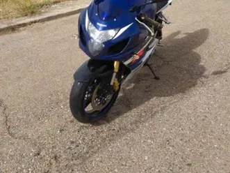 suzuki - 600 gsx r
