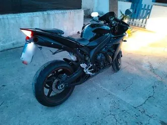 yamaha - r1