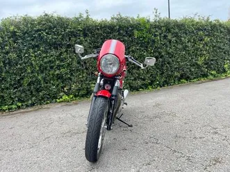 triumph - thruxton 900