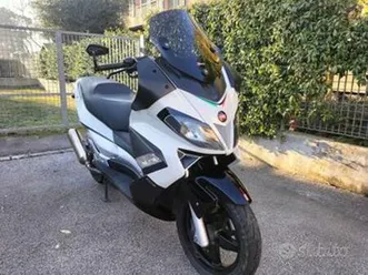 aprilia sr max 300 - 2012