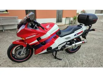 cbr 1000f em excelente estado. arranhó