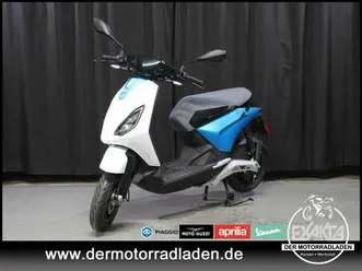 piaggio piaggio one 1+ blau arctic