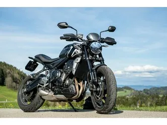 trimph trident 660 - tail tidy