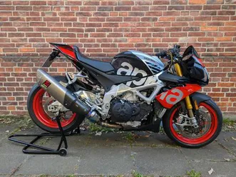 aprilia tuono v4 1100 factory (akrapovic)