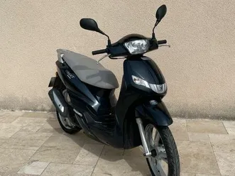 scooter peugeot tweet