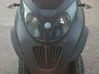scooter piaggio 400
