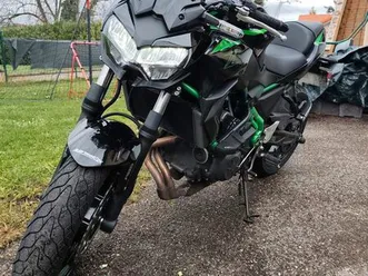 z650z650■entretien à jour ■peux neuf dunlop mutant ■top block installé à l'achat de la moto■me contacter pour plus d'informations et photos si besoin