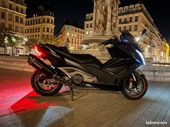 kymco ak 550 full black fin 2021 – moteur neuf sous garantie – full équipé