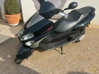 scooter 125. yamaha majesty