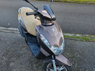 scooter kisbee peugeot 4t 14000km 900 à débatre