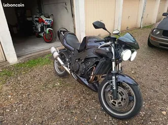 a vendre triumph speed four